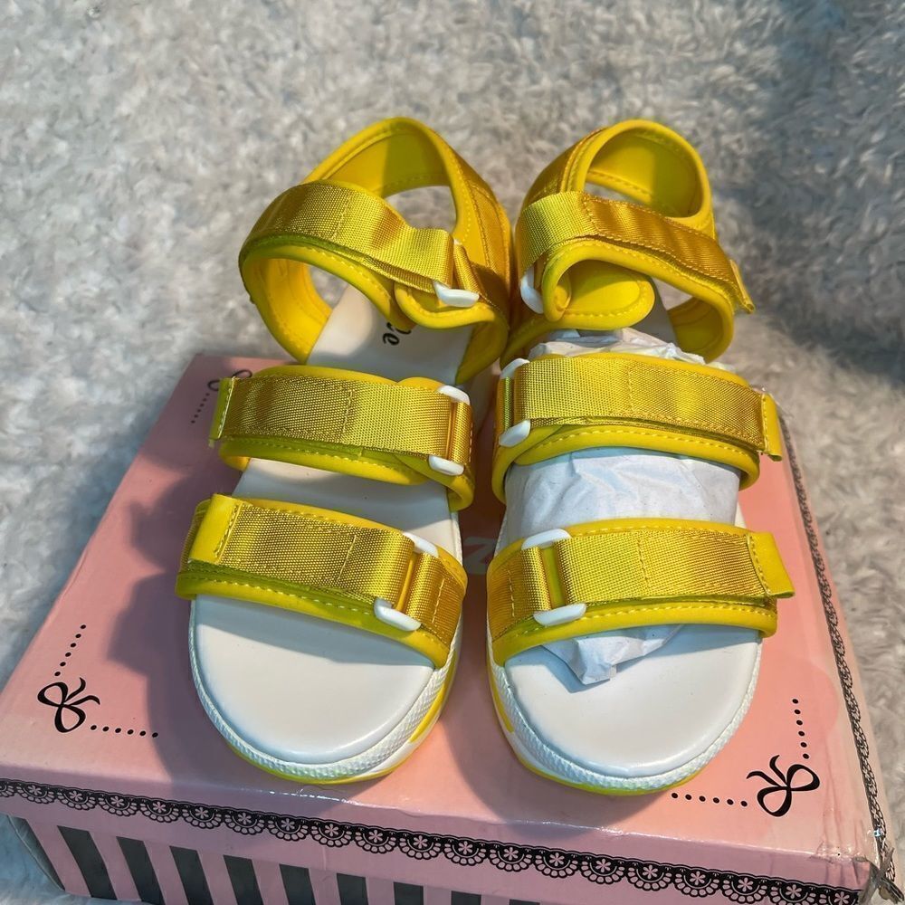 New Pazzle Kala3 yellow fabric straps and white rubber platform sandals size 9 - Picture 2 of 9